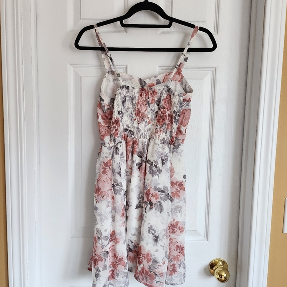 Garage floral dress in size xs - Picture 2 of 3